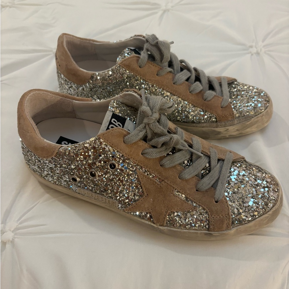 GOLDEN GOOSE - SuperStar Sneakers in Silver and Tan Suede
